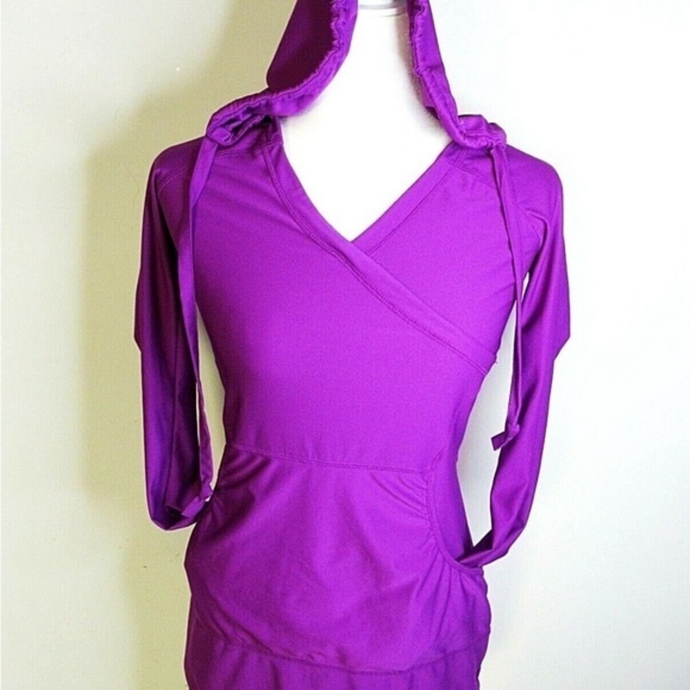 ATHLETA INNER TWIST HOODIE CHAINTI PLUM Lightweight Hoodie
Pullover Top SZ S